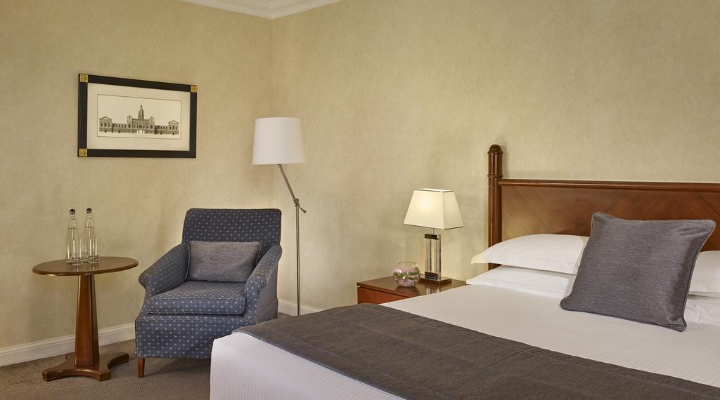 Millennium Gloucester Hotel 4*